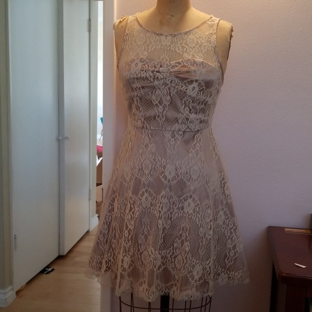 NWOT small Forever 21 champagne cream lace dress